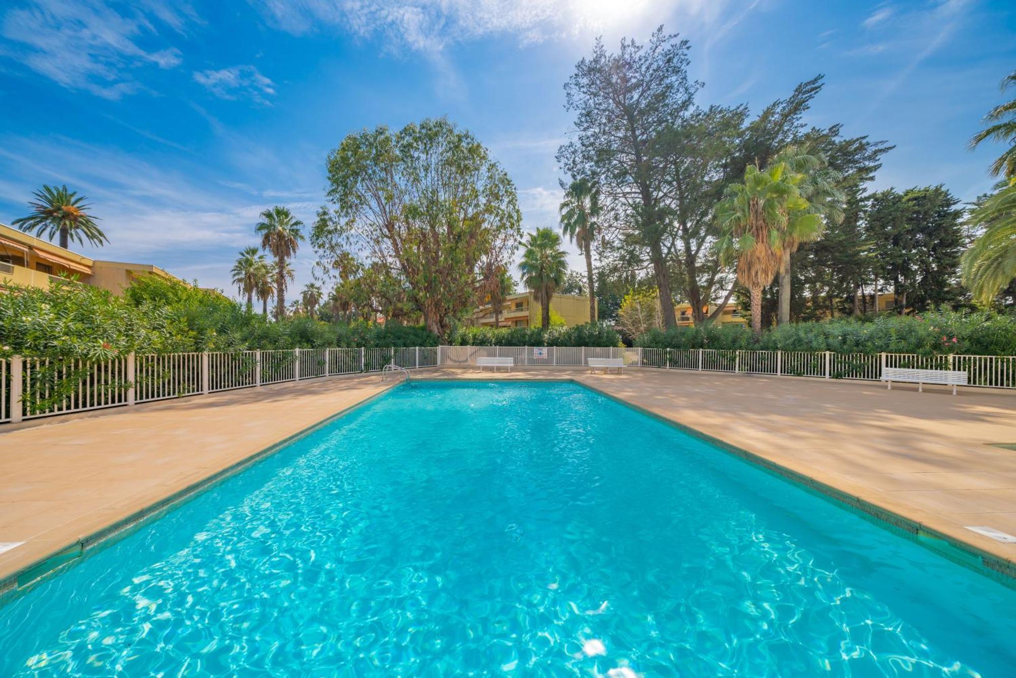 Les 15 Pins & La Mer -Your Green Getaway Near Sea & Beach Antibes Ngoại thất bức ảnh